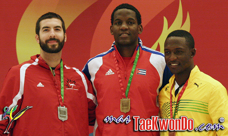 El atleta de Taekwondo representante de Jamaica, Kenneth Edwards, dio positivo en una prueba de antidoping efectuada por la Agencia Mundial Antidopaje. La sustancia prohibida que consumió fue un diurético.