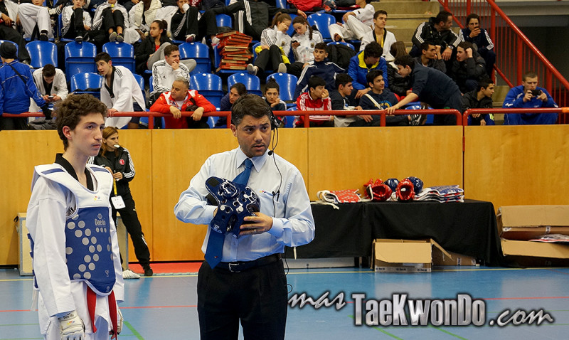 En el Open de Trelleborg que tuvo lugar el pasado 8 y 9 de febrero de 2014 y reunió alrededor de 1250 competidores de 47 países, en las categorías senior, junior, cadete e infantil; se realizó la prueba del casco electrónico de Daedo en la categoría junior (398 competidores), que se disputó en 4 áreas.