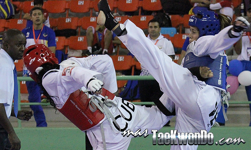 Fotos de los combates realizados en el clasificatorio para Veracruz 2014, que se desarrolla el 2 y 3 de abril en Santo Domingo, República Dominicana.