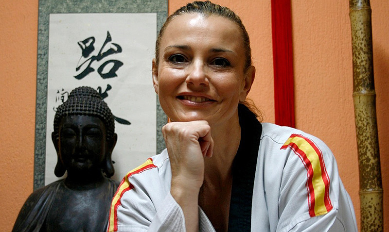 Pionera de las artes marciales en España, Coral Bistuer Ruiz (Madrid, 16 de noviembre de 1964) fue una de las grandes heroínas del Taekwondo Hispano que llamó la atención a nivel global por sus excelentes resultados a nivel de Europeos, Mundiales y Juegos Olímpicos.