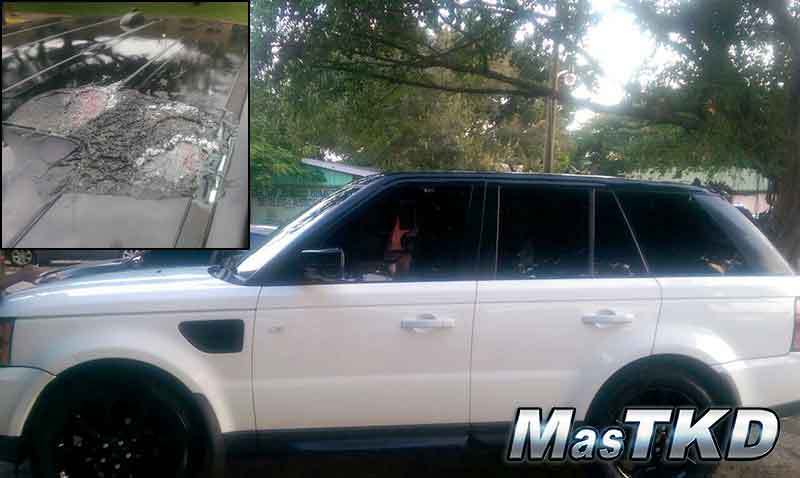 Auto de Gabriel Mercedes con acido